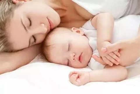 让宝宝养成良好睡眠习惯的方法，尽早让宝宝养成规律的生活、起居习惯